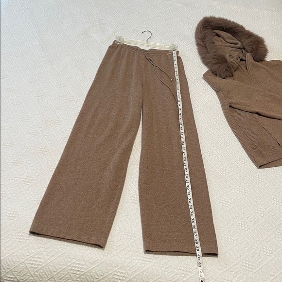 St. John cashmere Tan Wide Leg Women's Pants - Picture 7 of 16